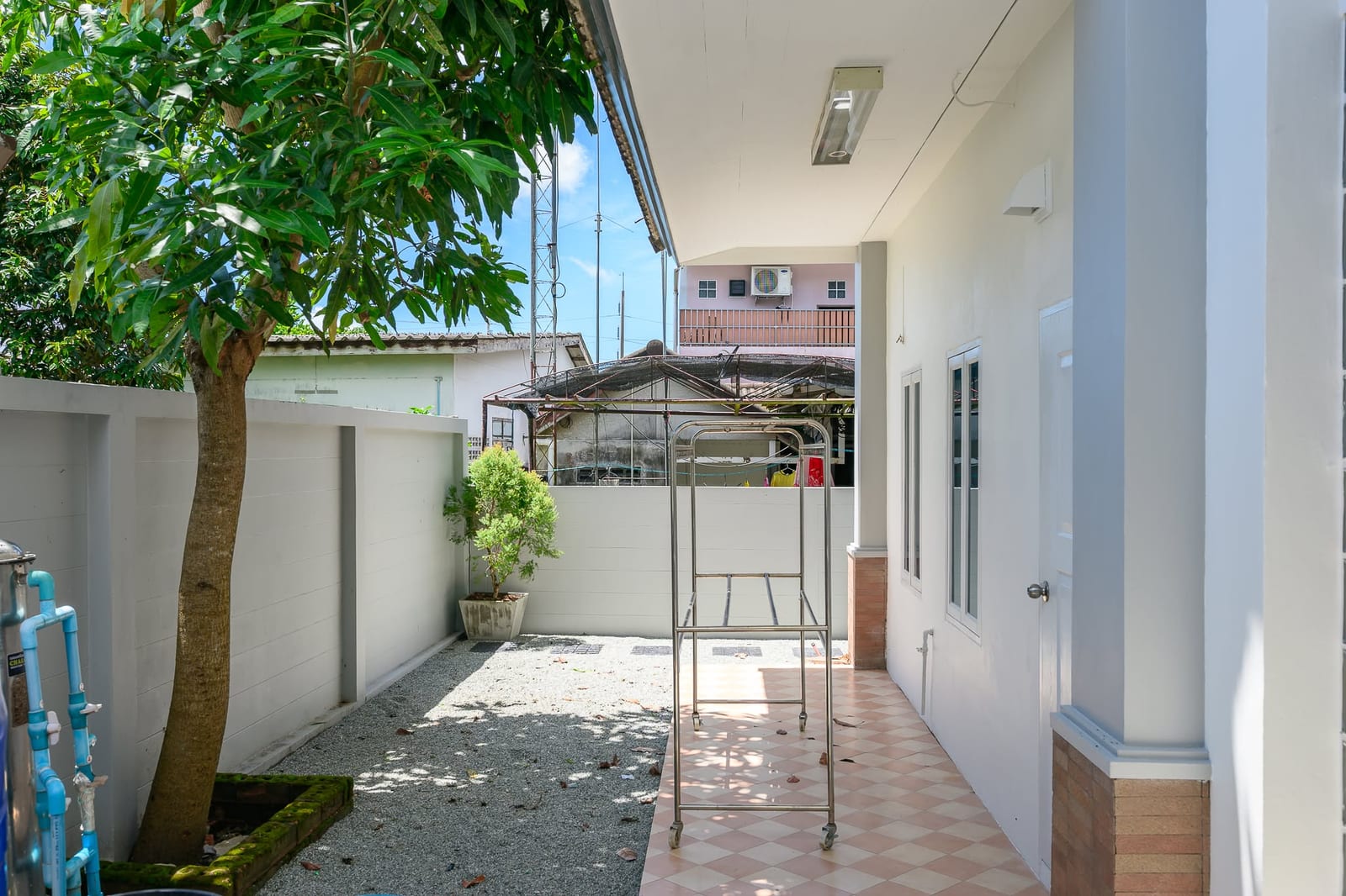 Four-Bedroom House with Roof Terrace — Chalong 14