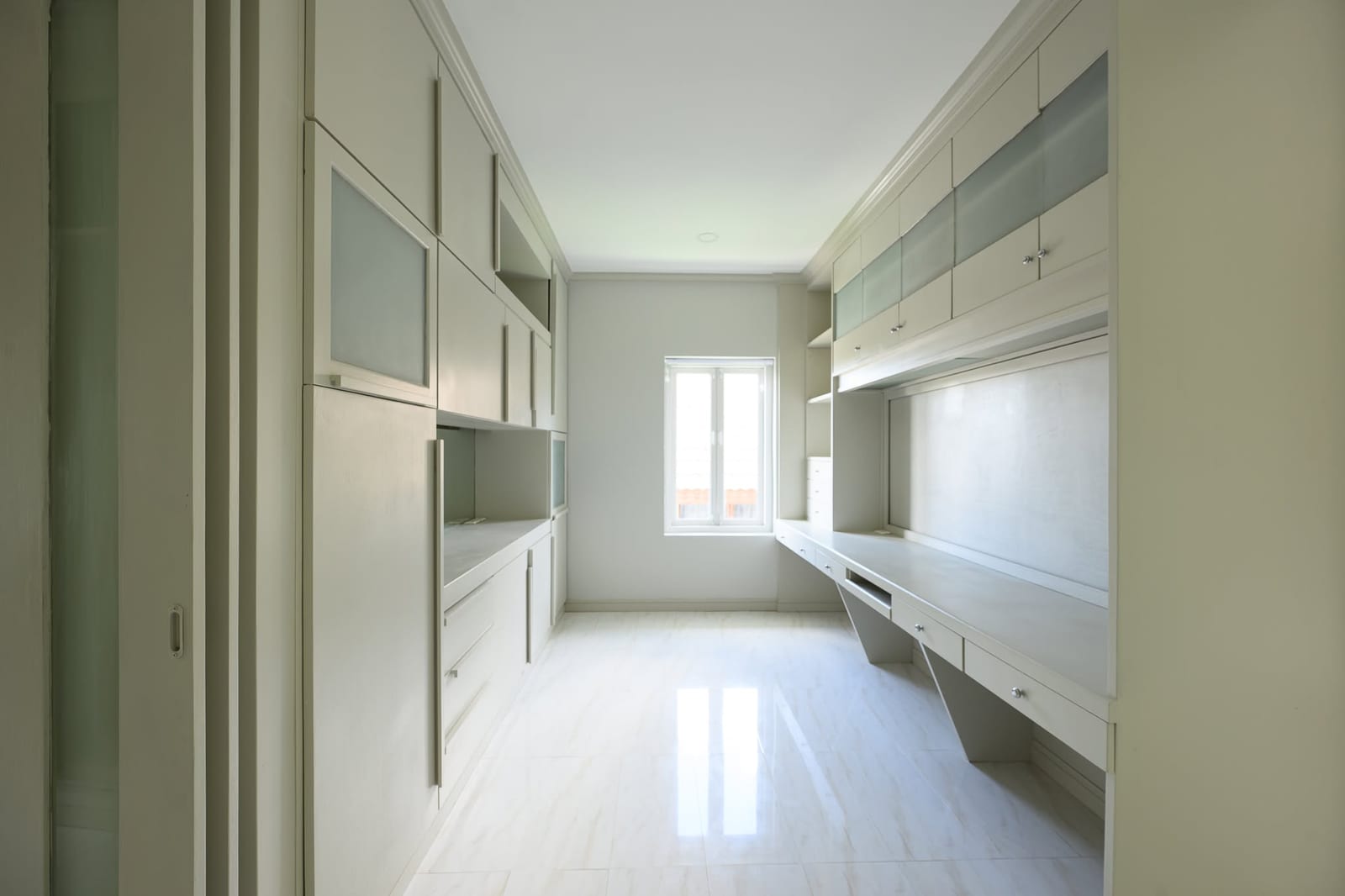 Four-Bedroom House with Roof Terrace — Chalong 15