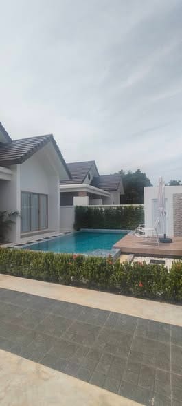 Brand-New Three-Bedroom Pool Villa for Rent — Chalong