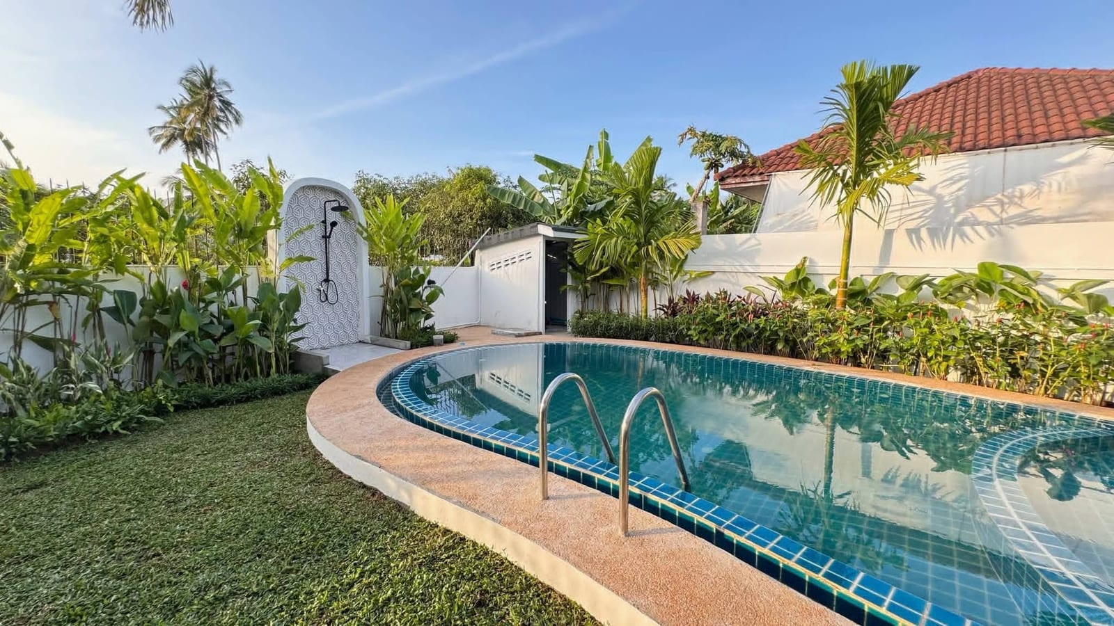 Pool Villa in a Guarded Village near Chalong Bay 11