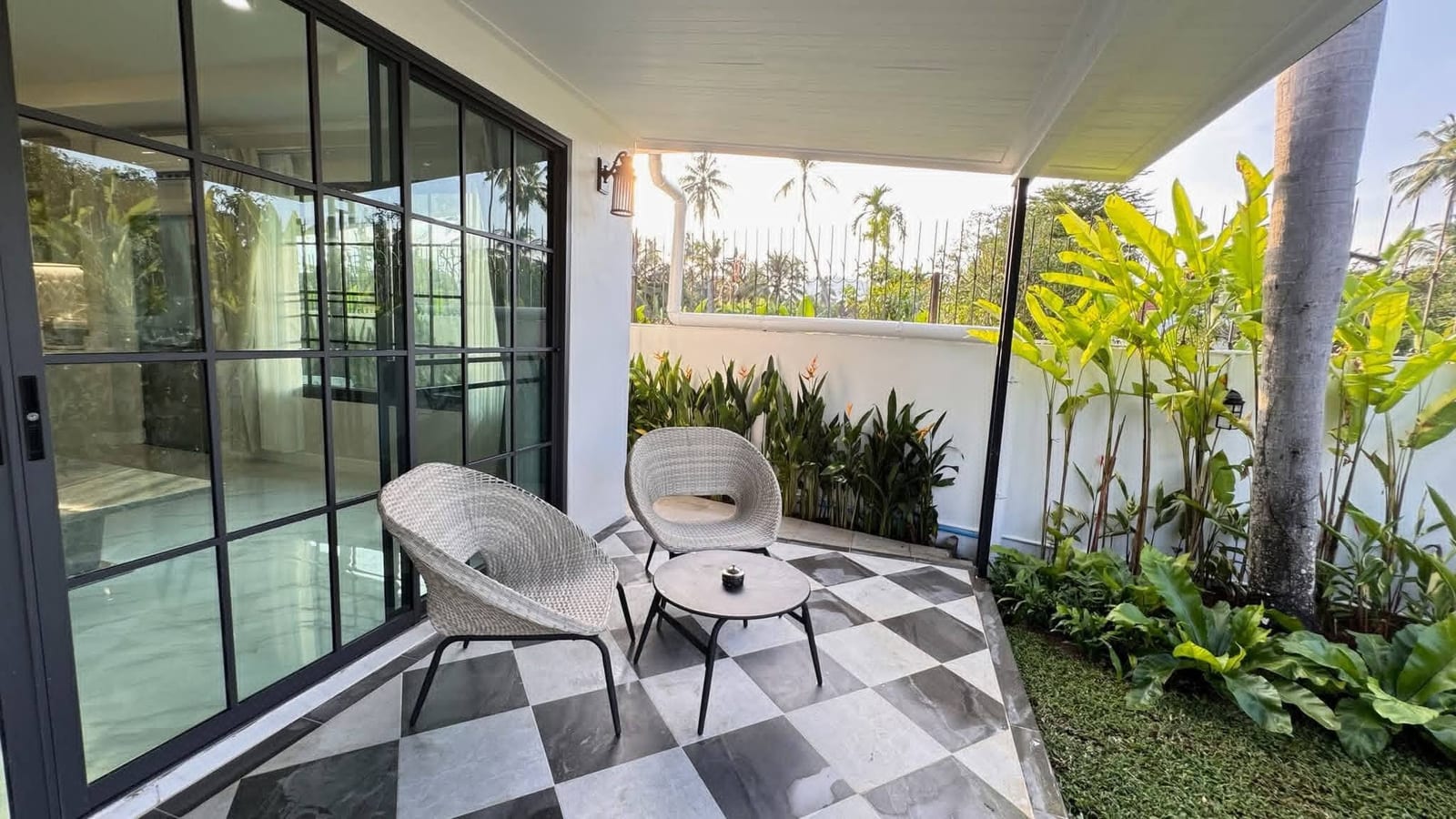Pool Villa in a Guarded Village near Chalong Bay 15