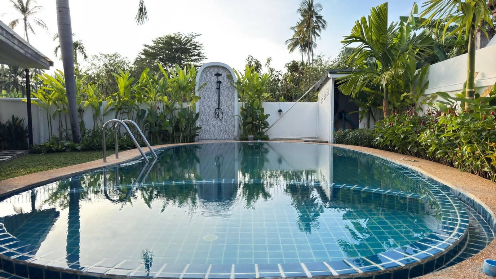 Pool Villa in a Guarded Village near Chalong Bay 8