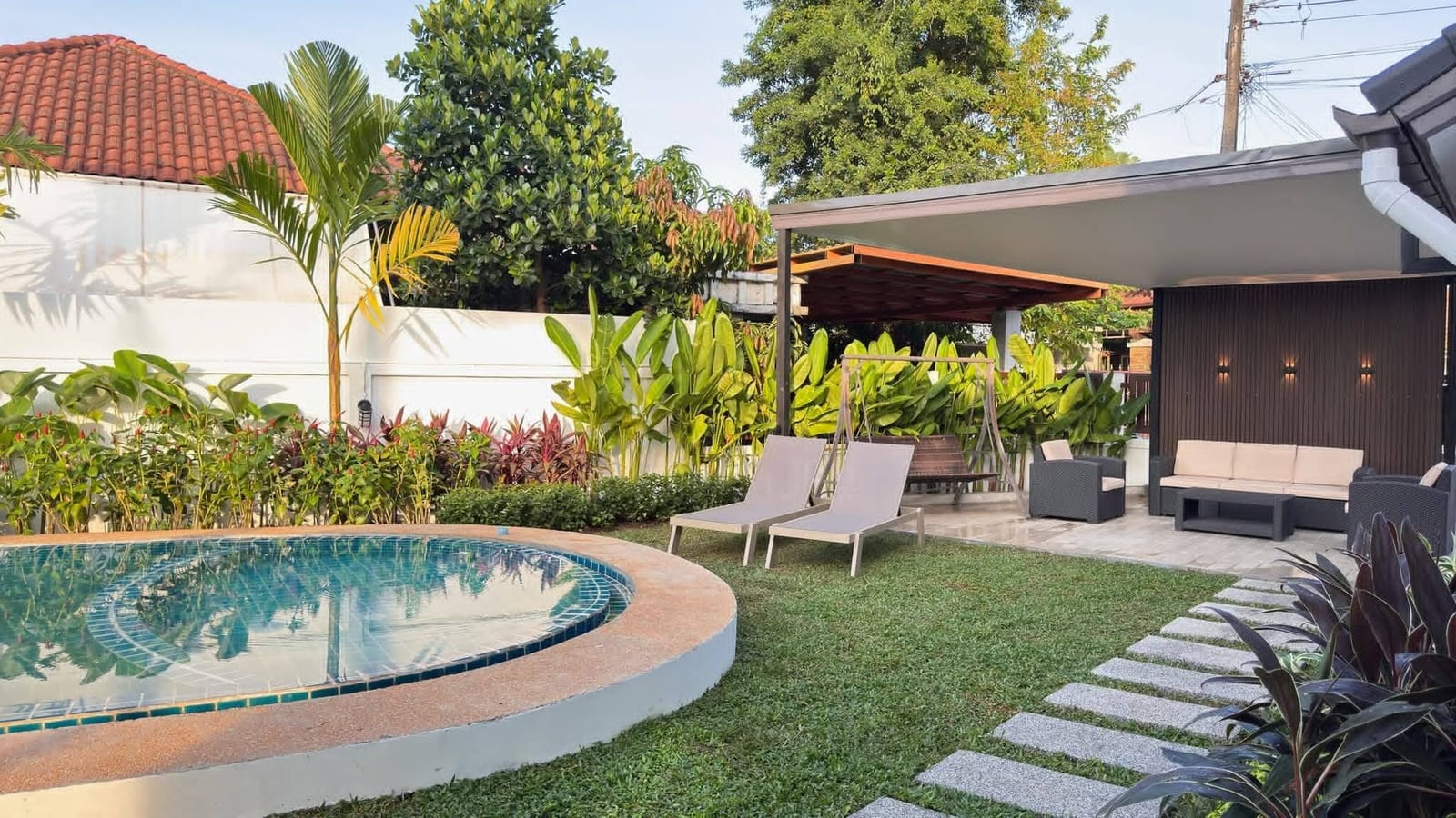 Pool Villa in a Guarded Village near Chalong Bay 9