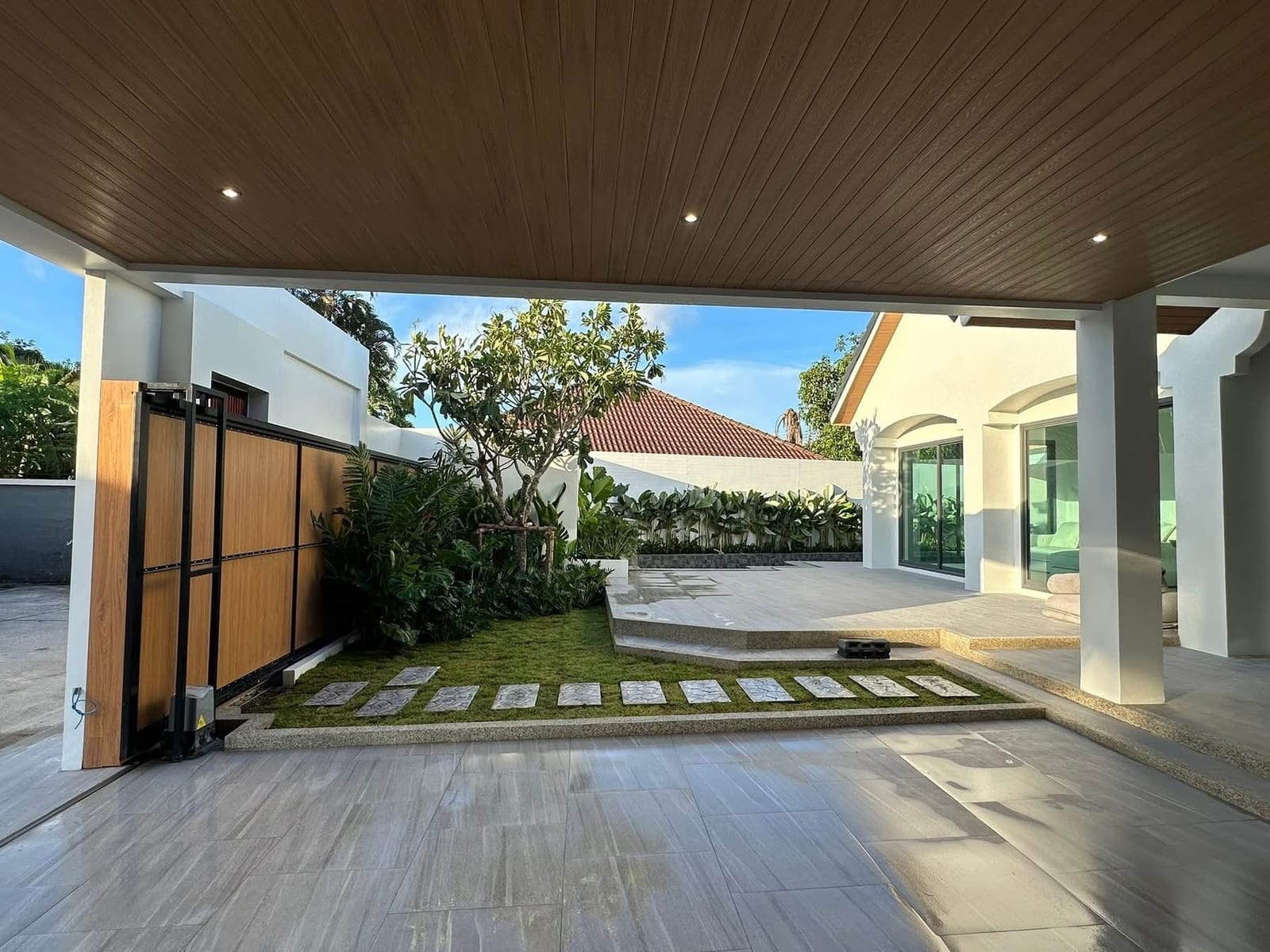 Four-Bedroom Pool Villa — Phuket Villa 2, Wichit