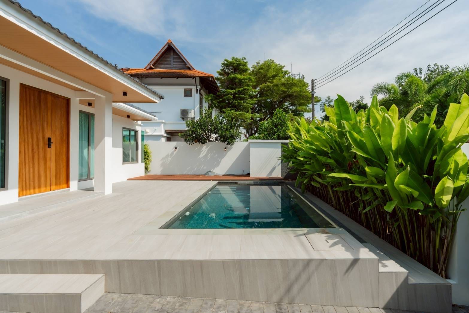 Single-Storey Private Pool Villa in Maneekram, Chalong 11