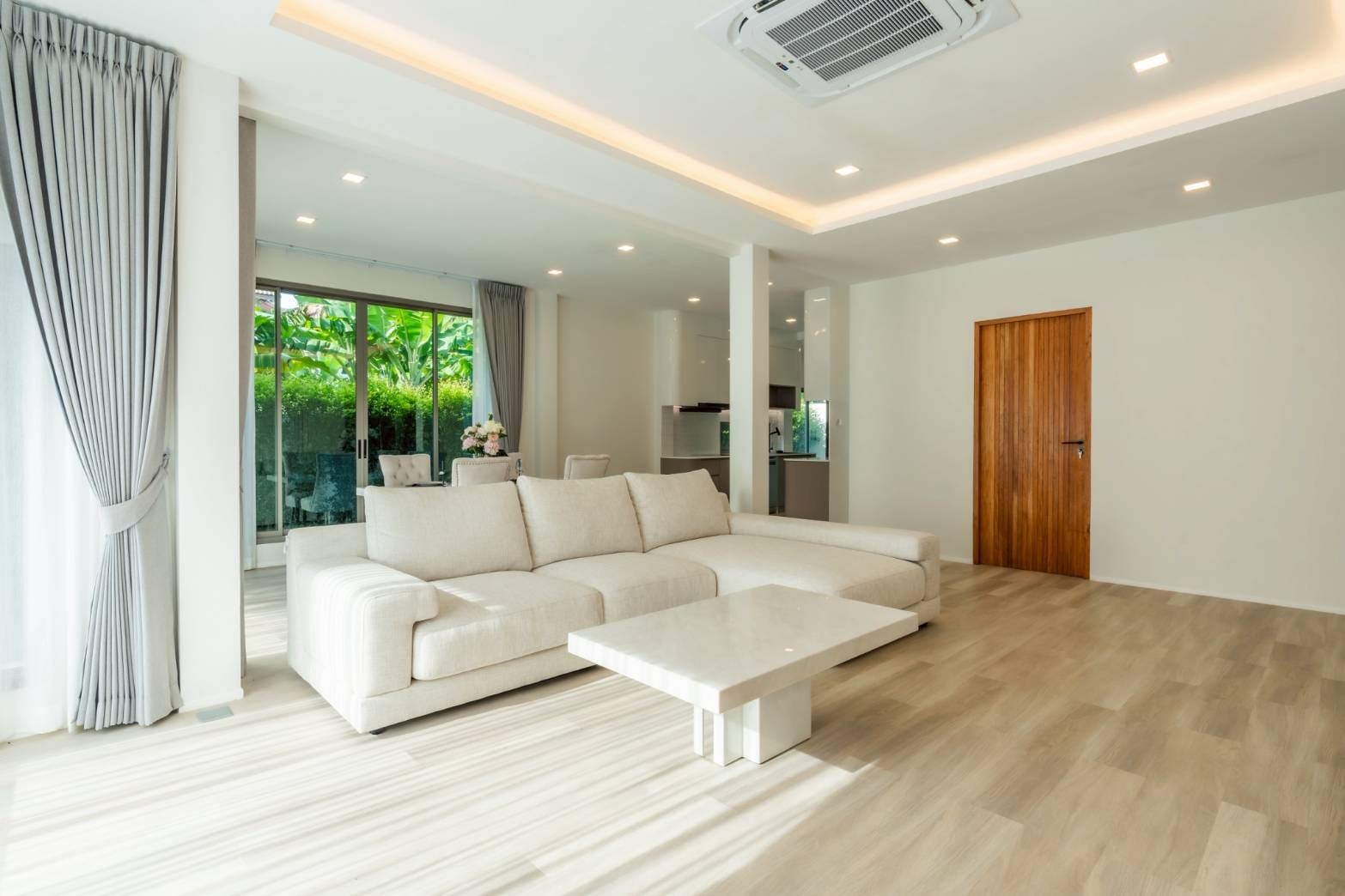 Single-Storey Private Pool Villa in Maneekram, Chalong 15