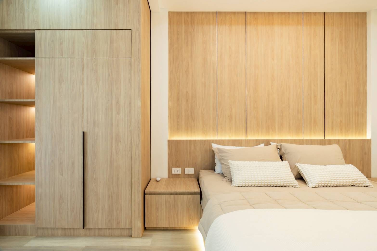 Single-Storey Private Pool Villa in Maneekram, Chalong 26