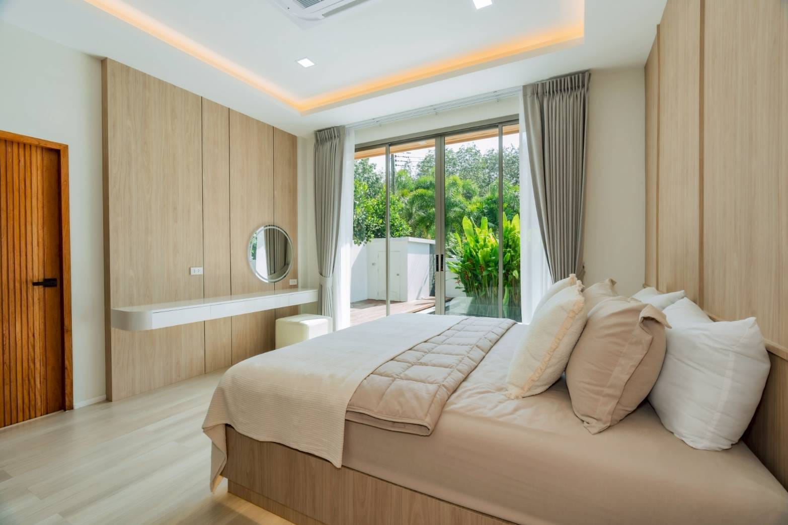 Single-Storey Private Pool Villa in Maneekram, Chalong 40