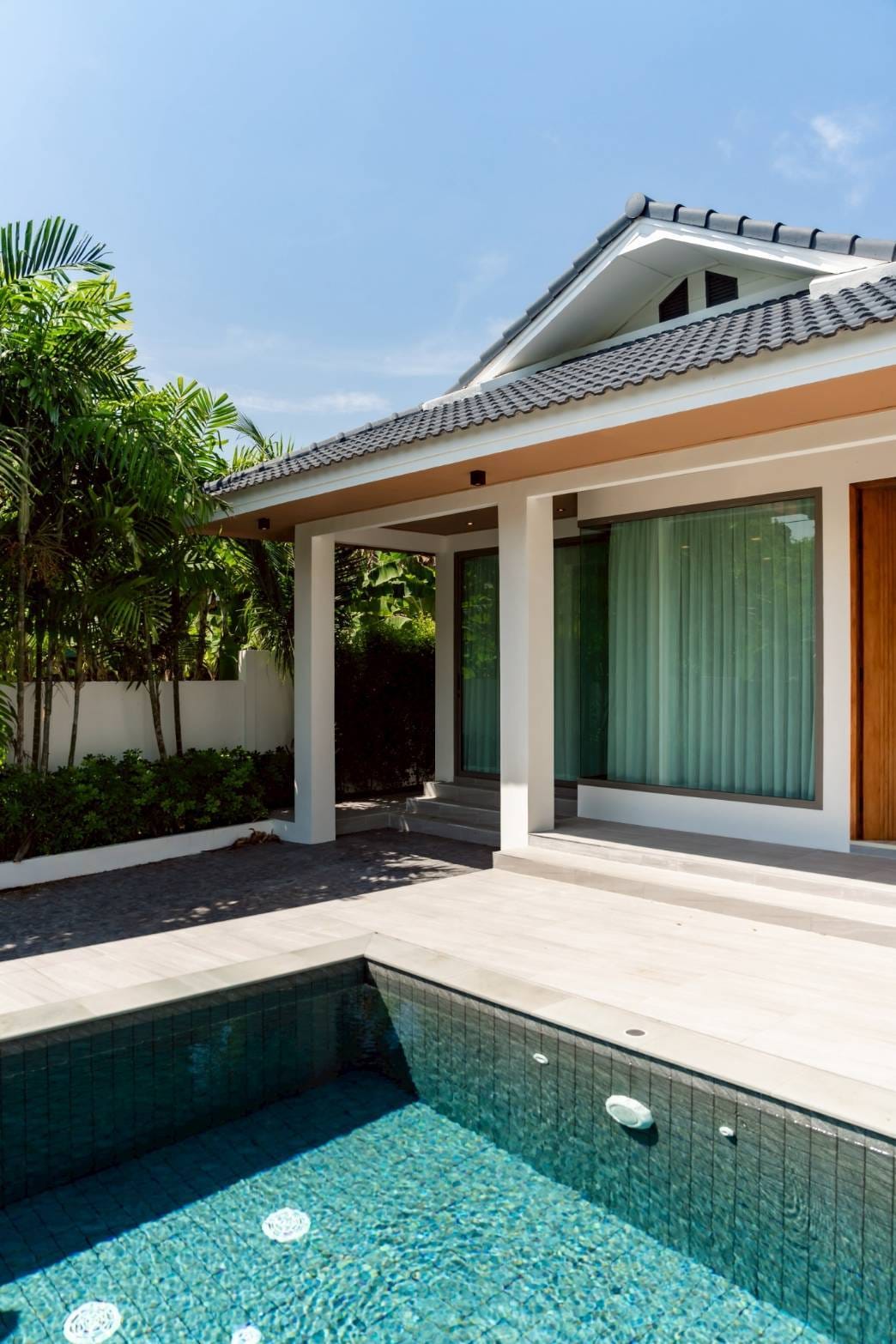 Single-Storey Private Pool Villa in Maneekram, Chalong 7