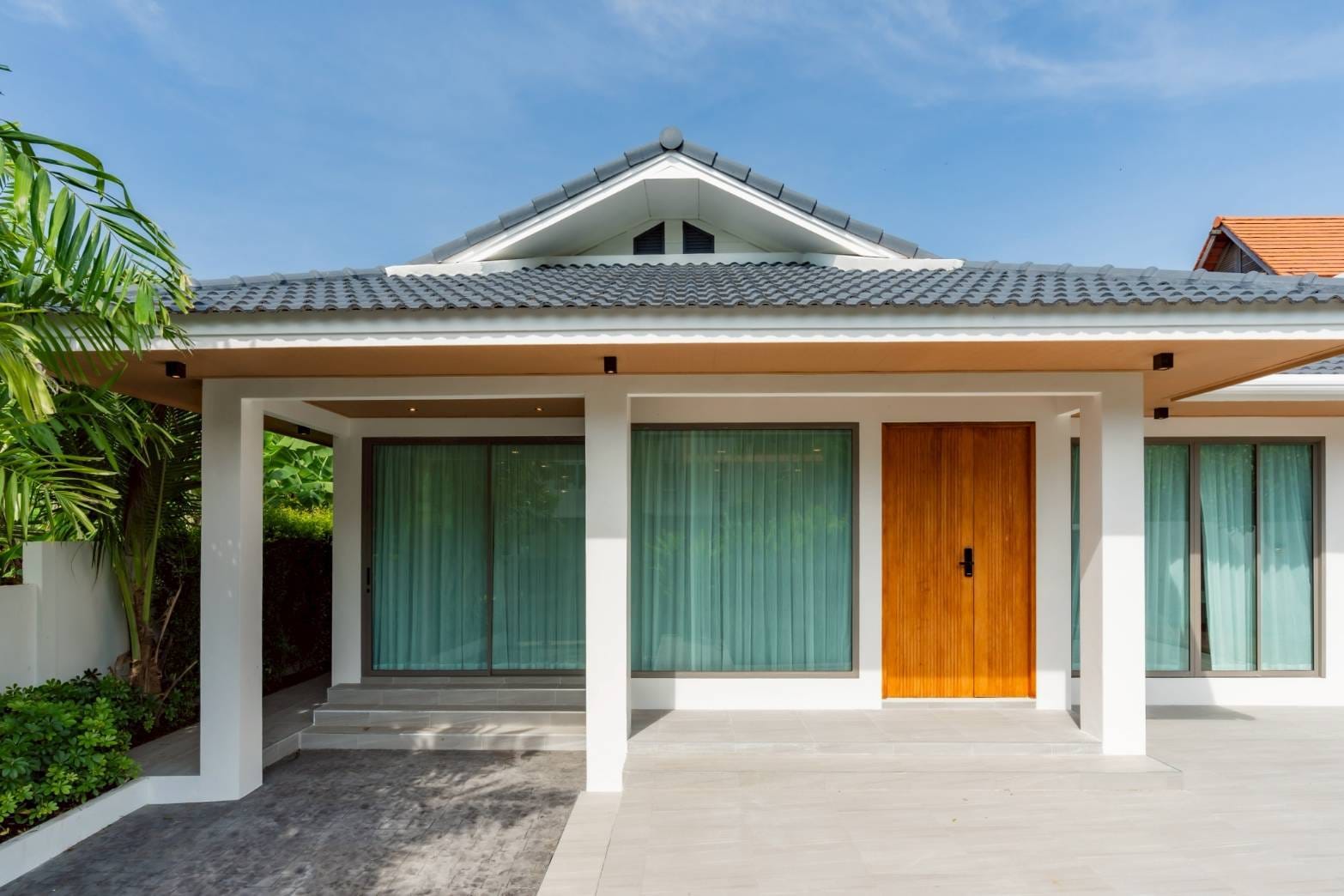 Single-Storey Private Pool Villa in Maneekram, Chalong 9