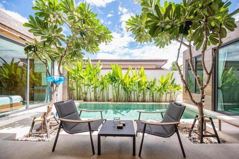 Modern Pool Villa with Frangipani Courtyard — Chalong 10