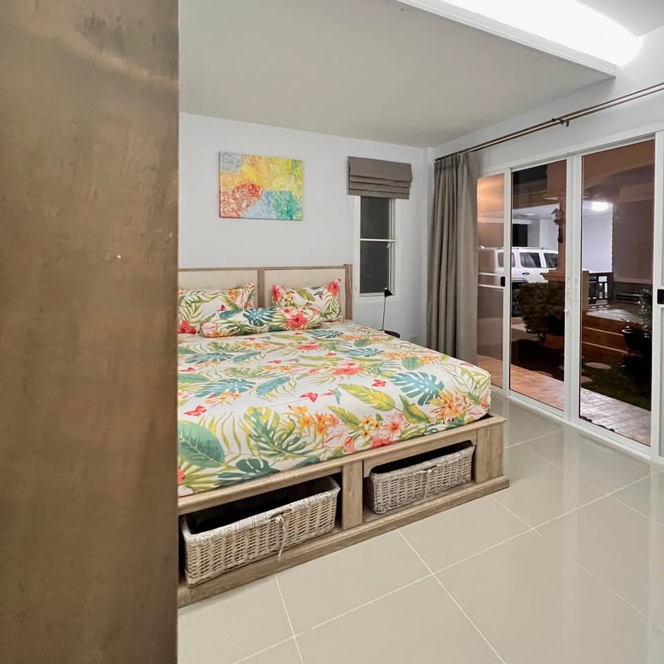 Pool Villa with Guest House — Land & Houses Park, Chalong 3