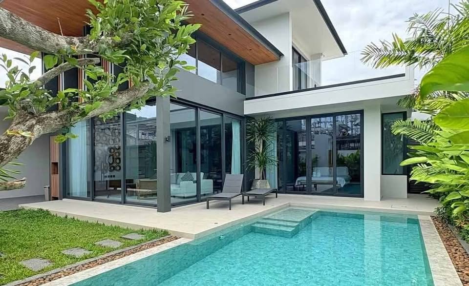 Brand New Luxury Pool Villa — Chalong