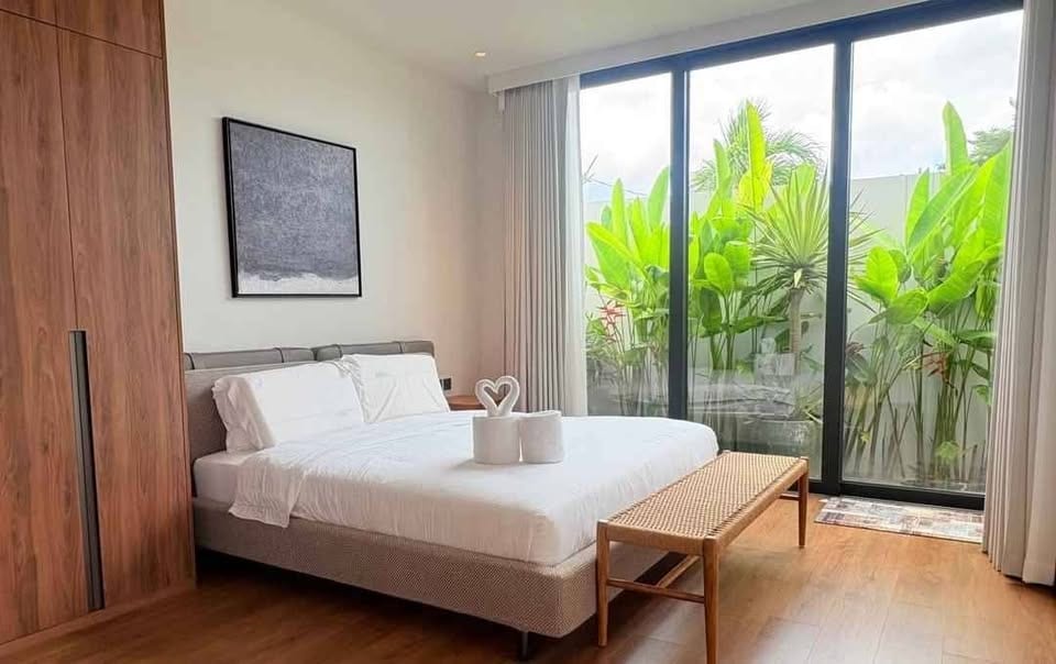 Brand New Luxury Pool Villa — Chalong 7