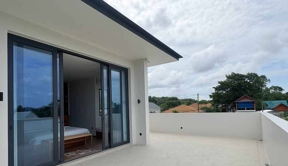 Brand New Luxury Pool Villa — Chalong 8