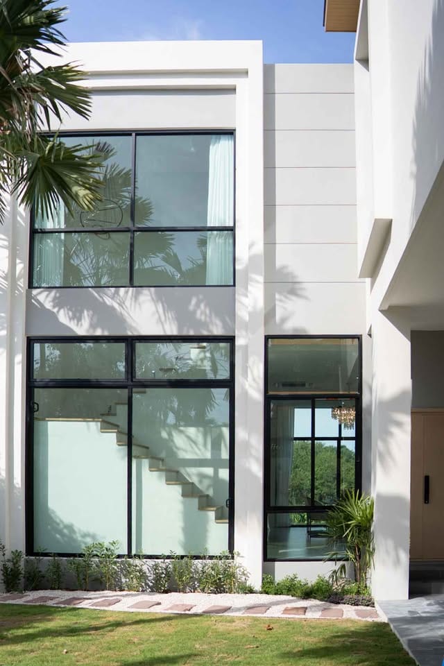 Modern Infinity-Pool Villa — Chalong 10