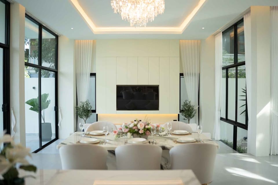 Modern Infinity-Pool Villa — Chalong 11