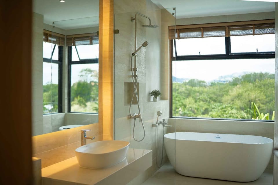 Modern Infinity-Pool Villa — Chalong 13