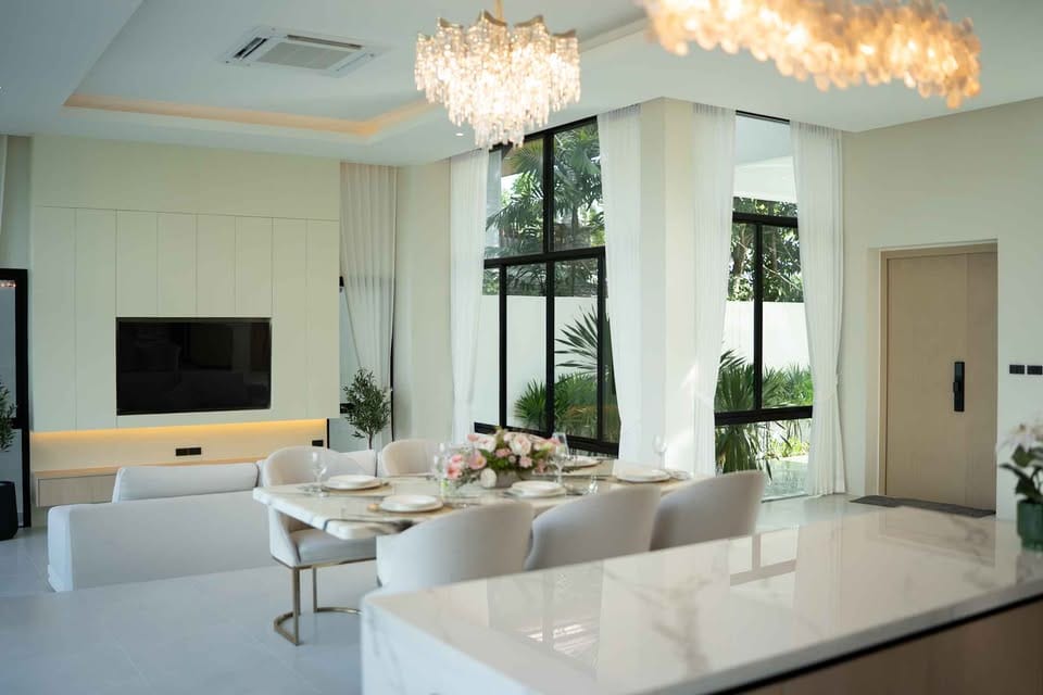 Modern Infinity-Pool Villa — Chalong 4