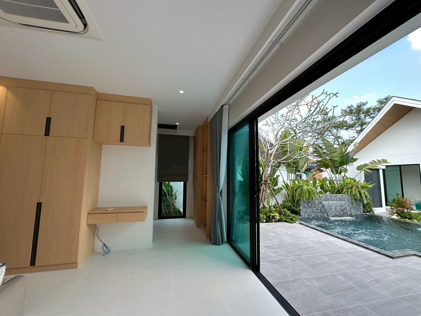 Modern Pool Villa — Chalong 11