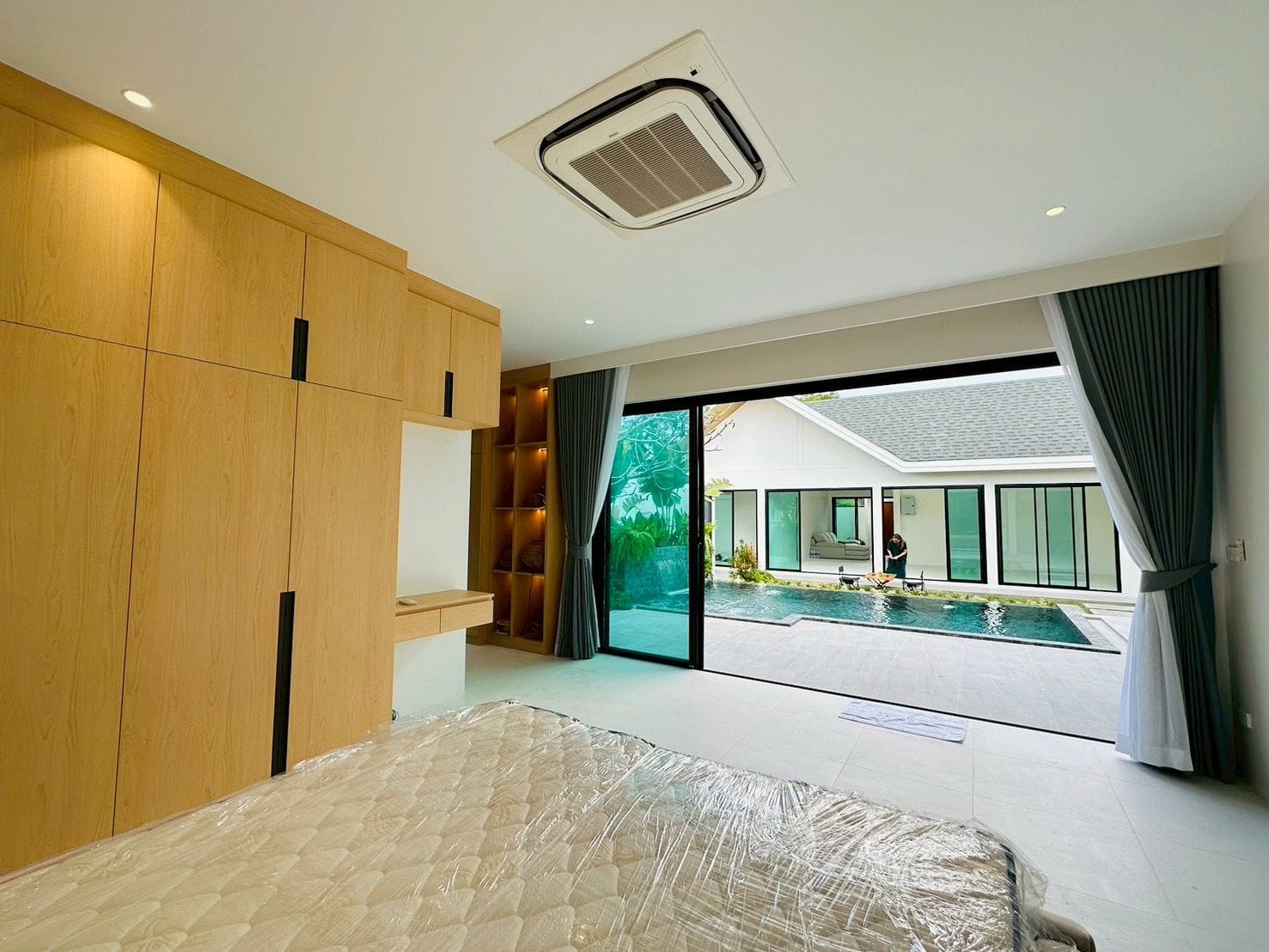 Modern Pool Villa — Chalong 14