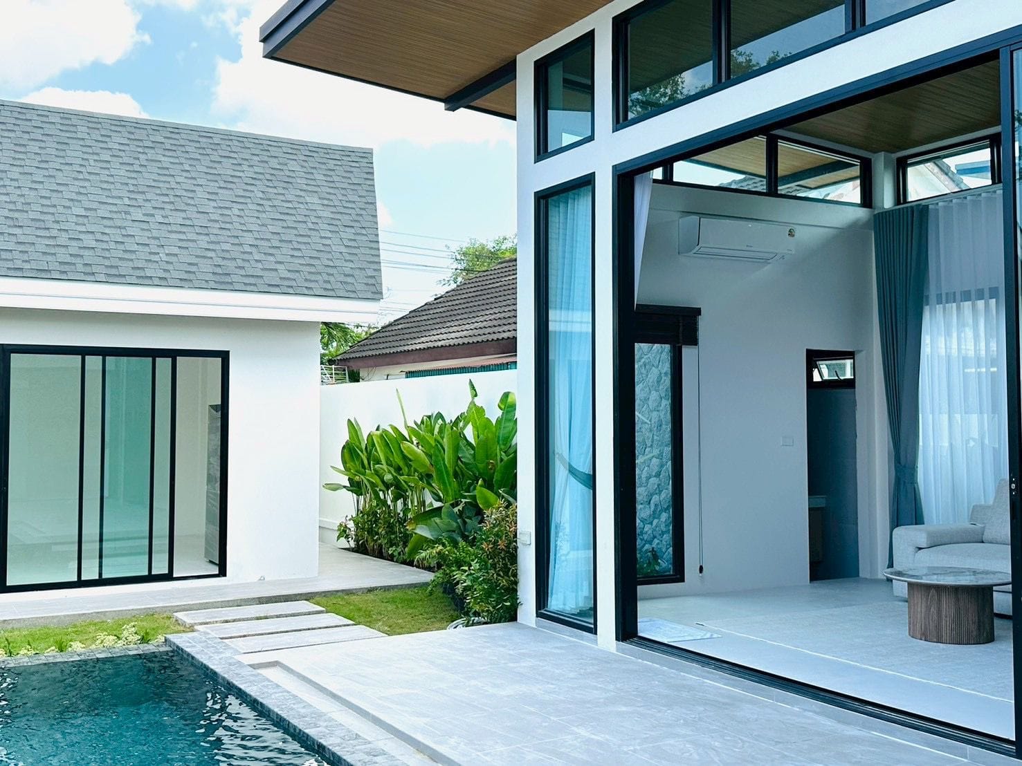 Modern Pool Villa — Chalong 16