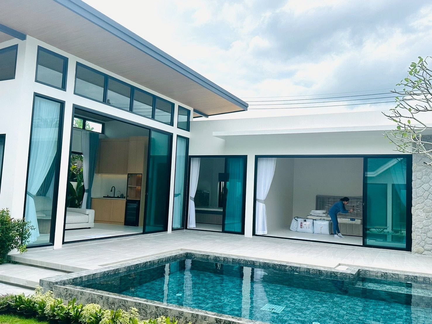 Modern Pool Villa — Chalong 18