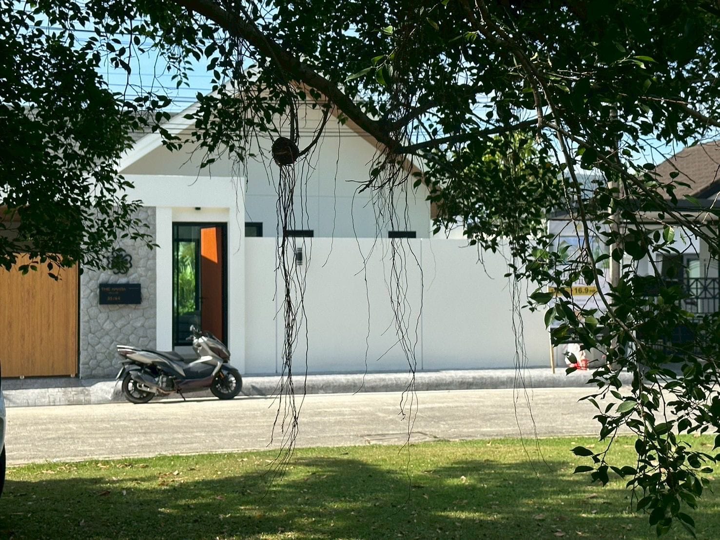 Modern Pool Villa — Chalong 21