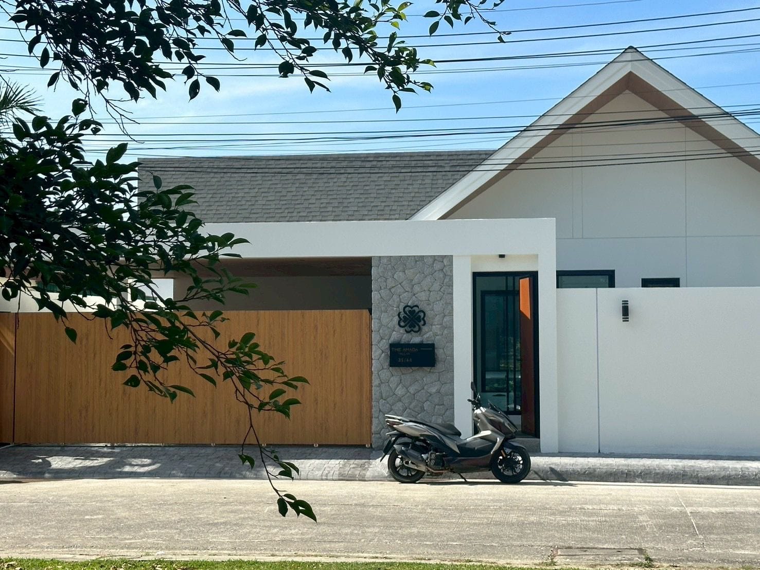 Modern Pool Villa — Chalong 22