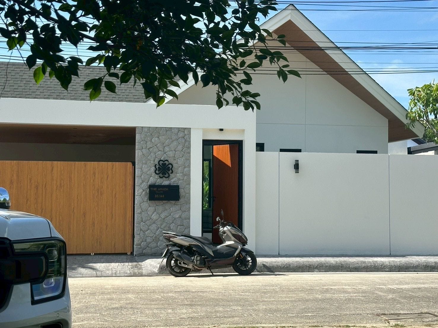 Modern Pool Villa — Chalong 24