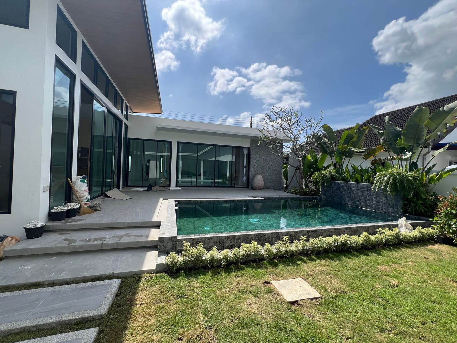 Modern Pool Villa — Chalong 6