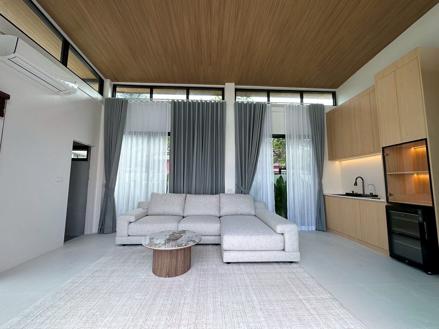 Modern Pool Villa — Chalong 7