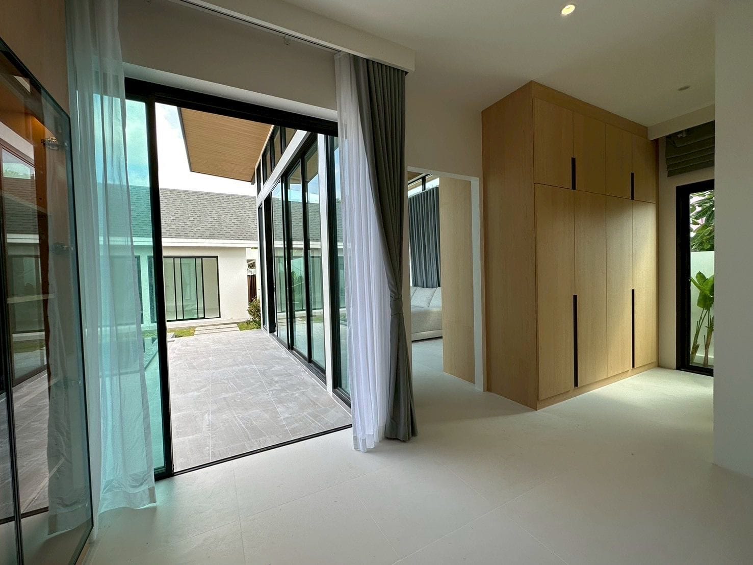 Modern Pool Villa — Chalong 9