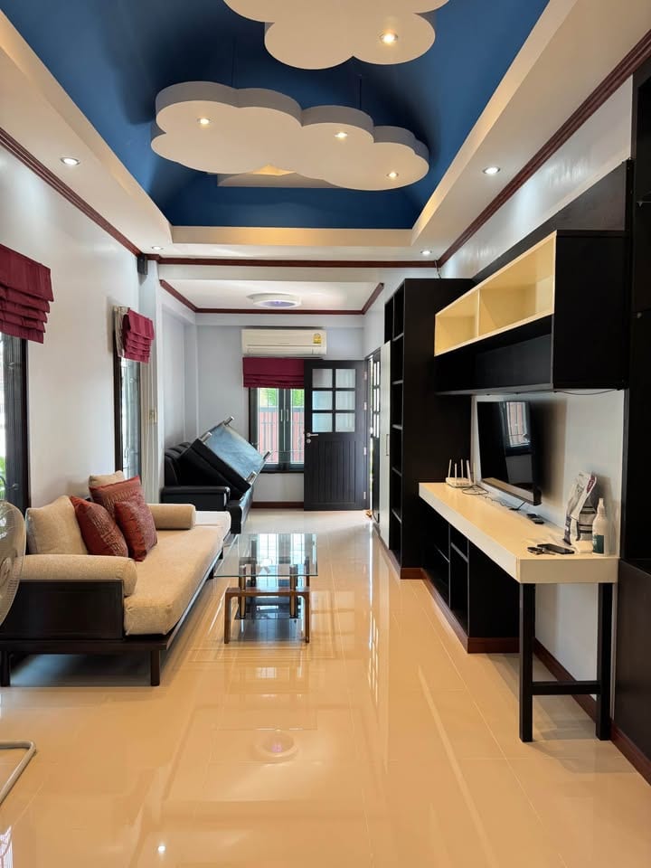 Three-Bedroom Villa with Covered Pool — Suriyaporn Place, Chalong 10
