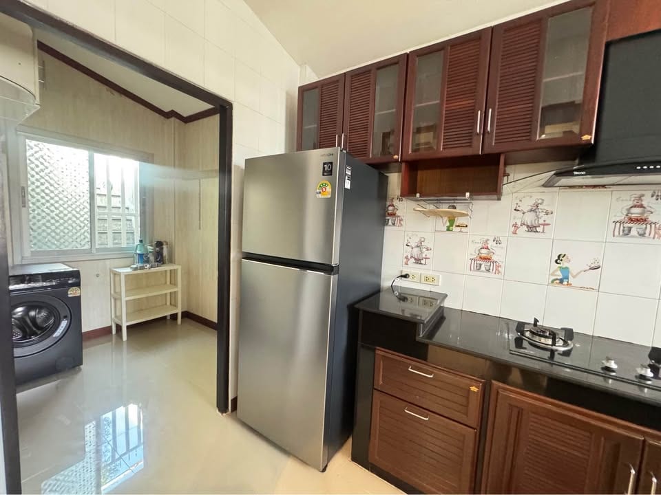 Three-Bedroom Villa with Covered Pool — Suriyaporn Place, Chalong 4