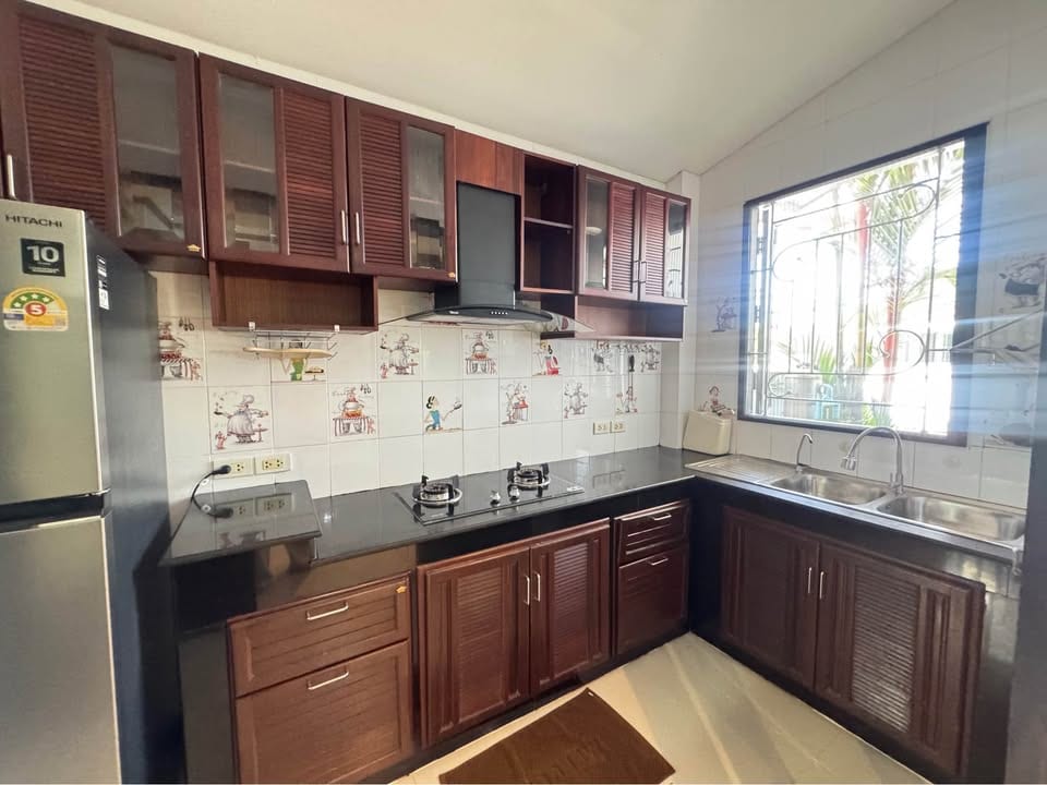 Three-Bedroom Villa with Covered Pool — Suriyaporn Place, Chalong 7
