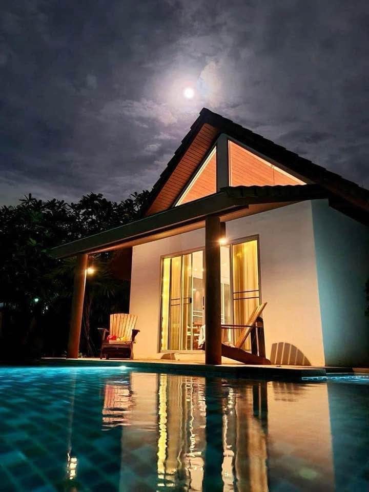 Two-Bedroom Pool Villa near the Sea — Chalong 10