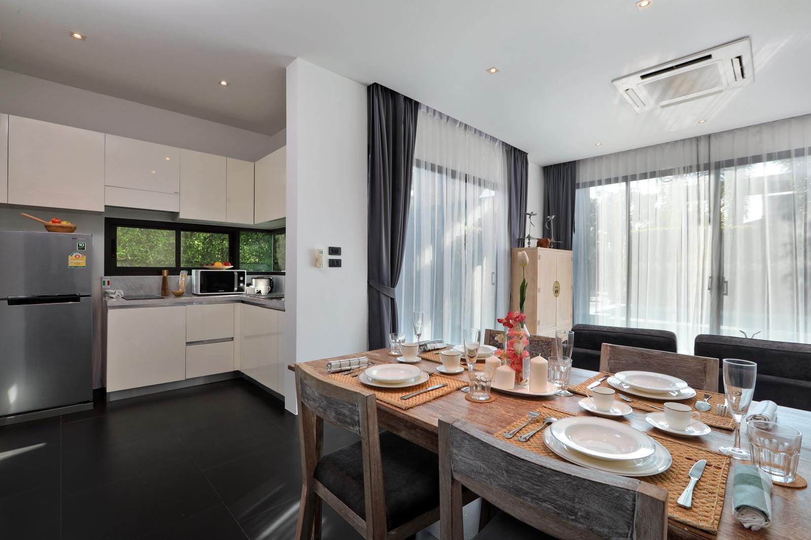 Modern 2-Bedroom Pool Villa with Tenant 2