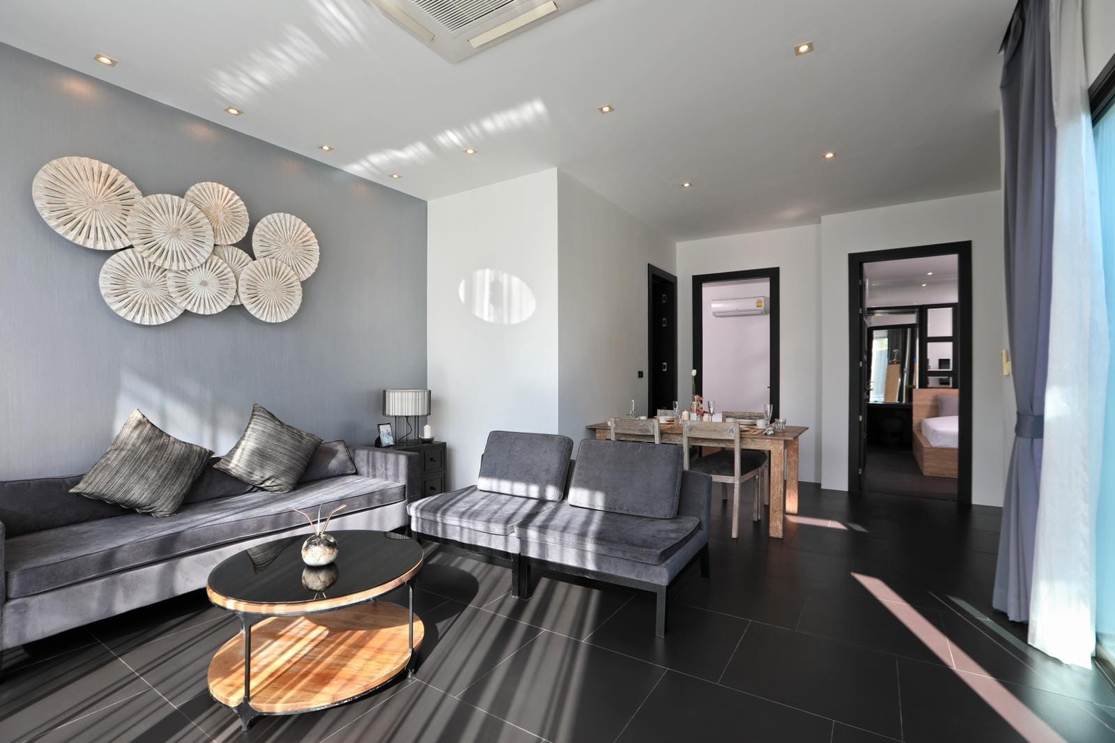 Modern 2-Bedroom Pool Villa with Tenant 7