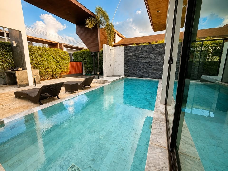 Renovated Salt-Water Pool Villa near RIS & BCIS — Chalong