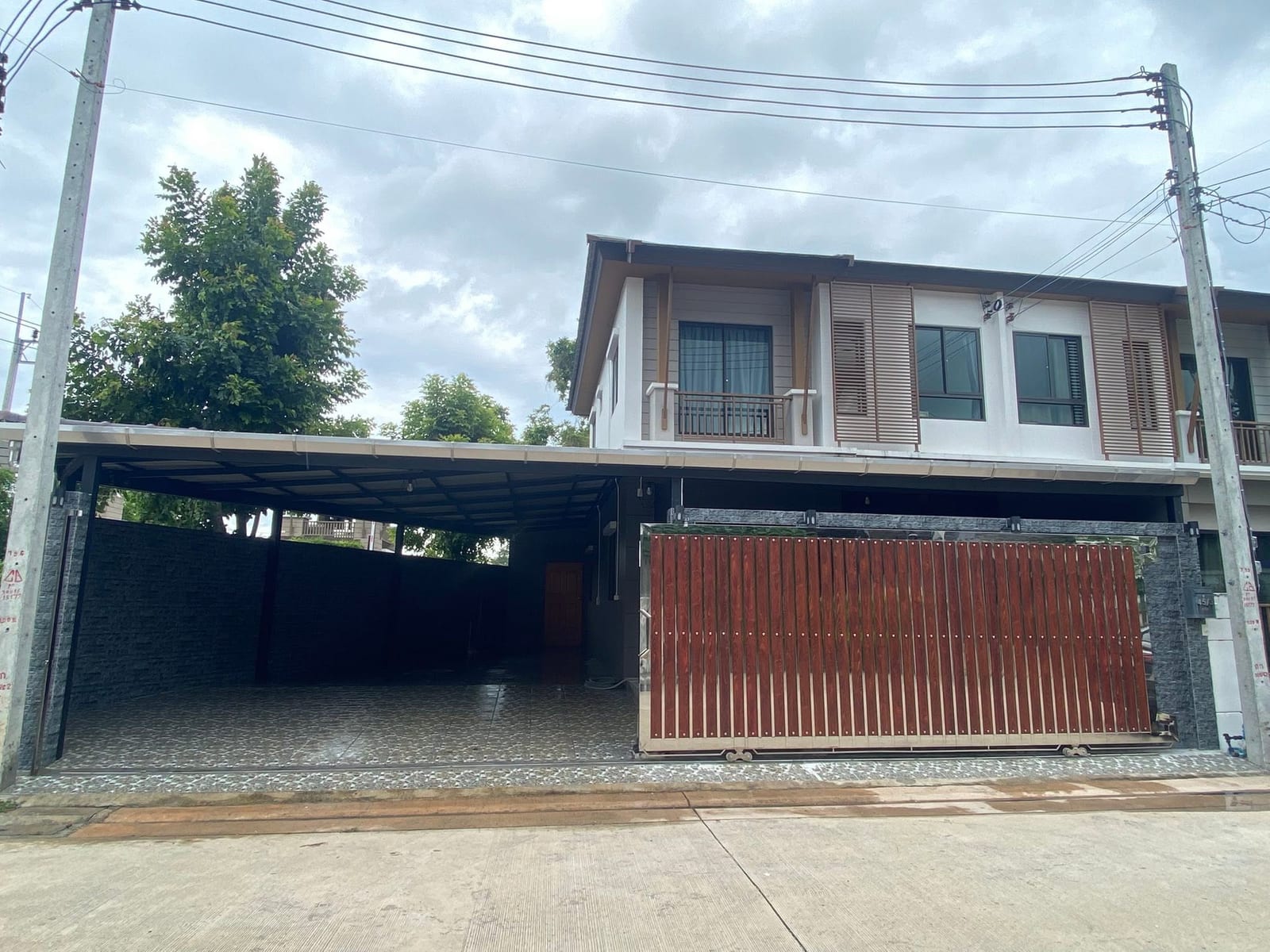 3-Bedroom Corner House — Pruksa Ville Chaofa
