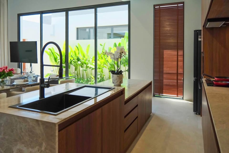 4-Bedroom Villa for Rent in Chalong, Phuket — interior view