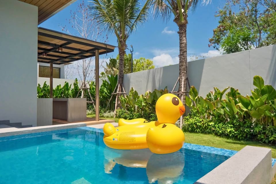 4-Bedroom Villa for Rent in Chalong, Phuket — pool view