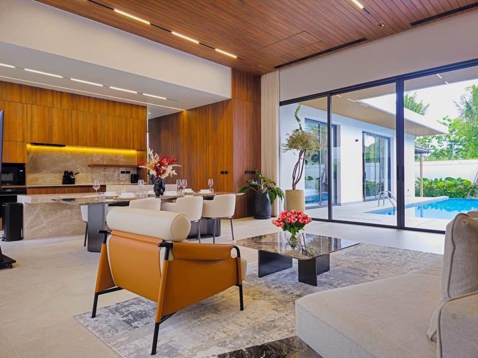 4-Bedroom Villa for Rent in Chalong, Phuket — interior view