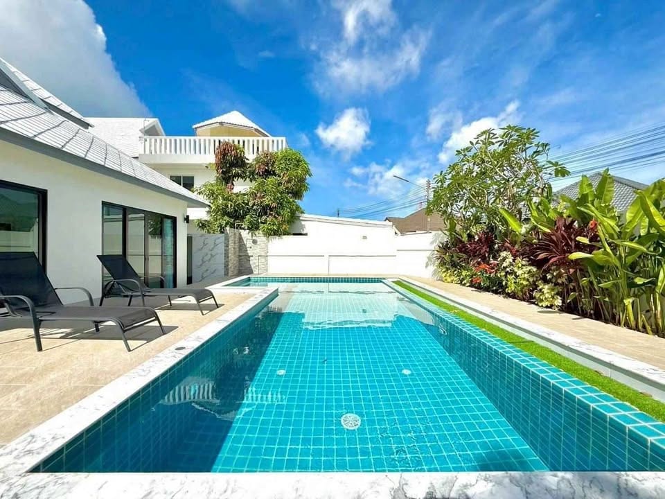 3-Bedroom Villa for Rent in Chalong, Phuket — pool view