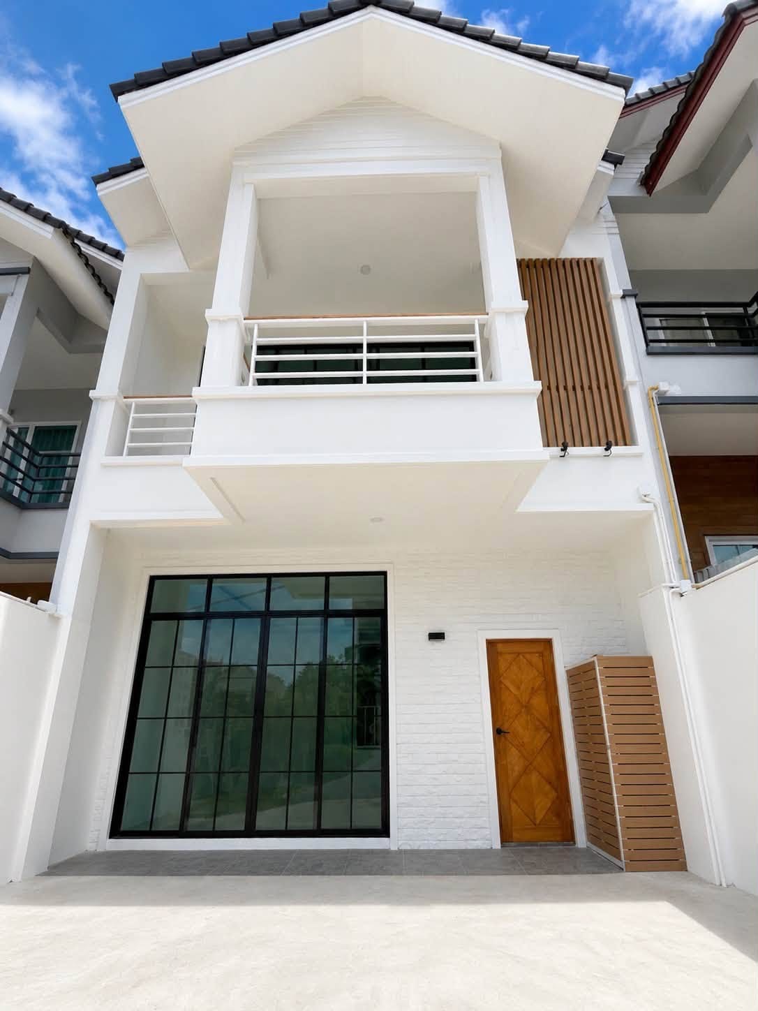 3-Bedroom Townhouse for Sale in Chalong, Phuket