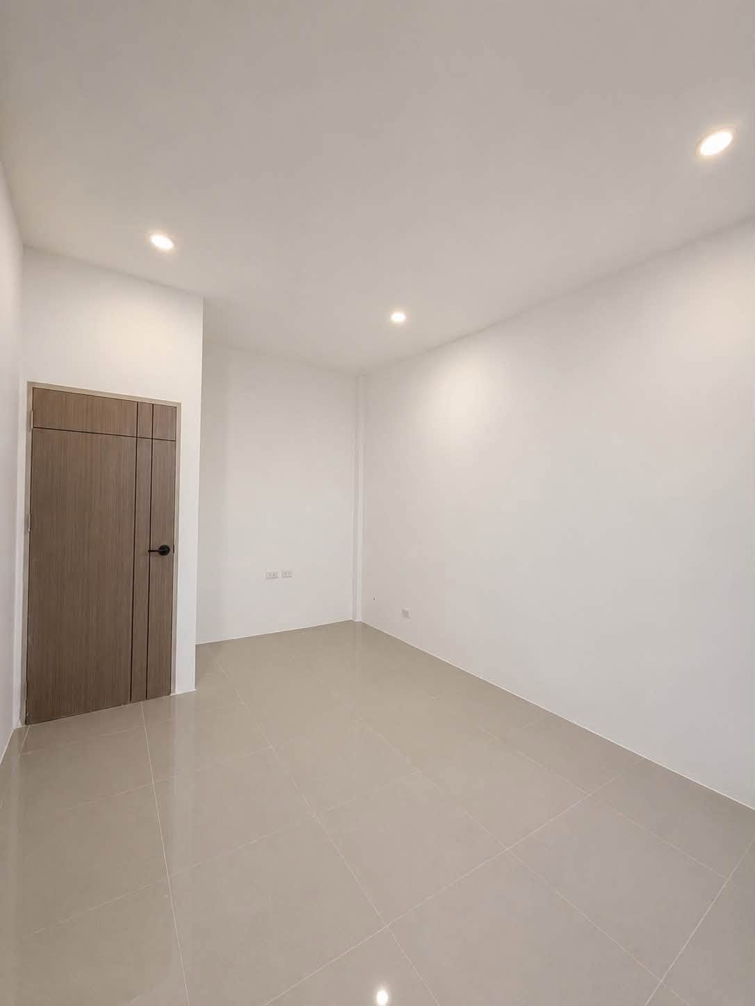3-Bedroom Townhouse for Sale in Chalong, Phuket — interior view