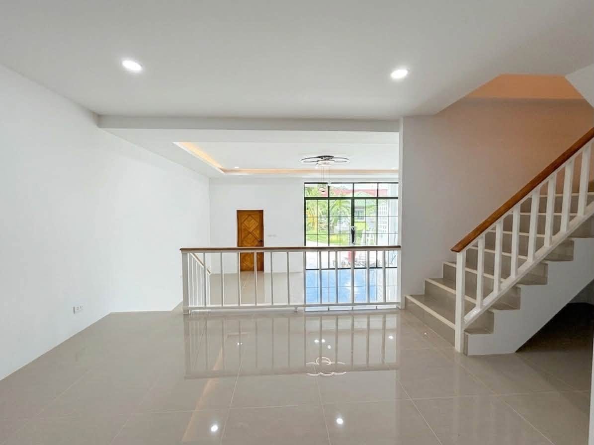 3-Bedroom Townhouse for Sale in Chalong, Phuket — interior view
