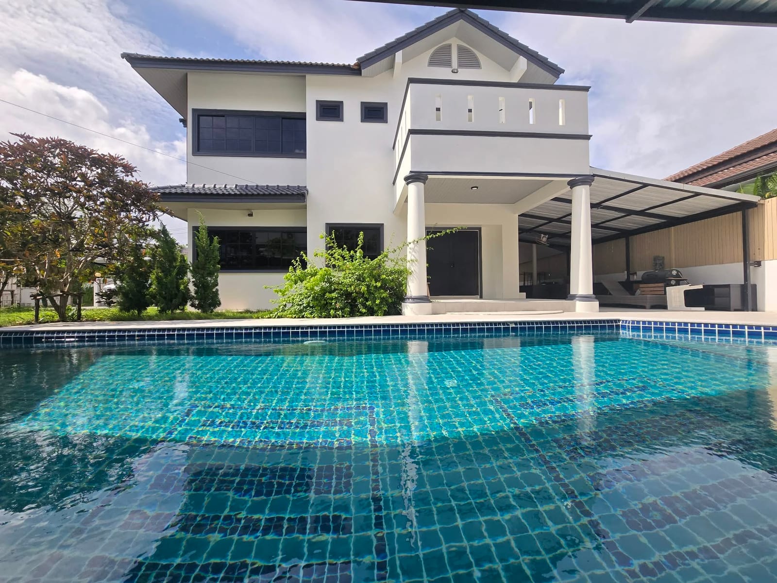 Mountain-View Pool Villa with Guest House — Chalong