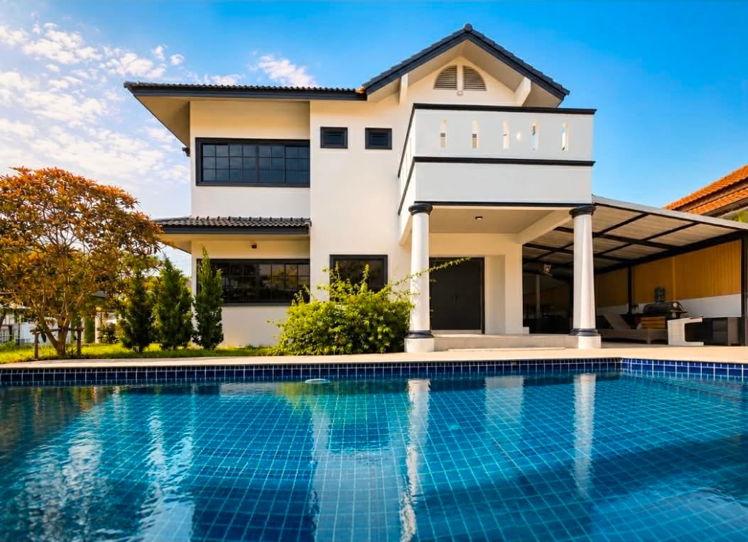 Mountain-View Pool Villa with Guest House — Chalong 3